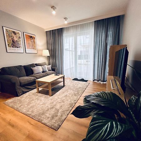 Boleslaviaapartments - Apartament Merci 4, Private Parking Free, Air Condition Болеславец Экстерьер фото