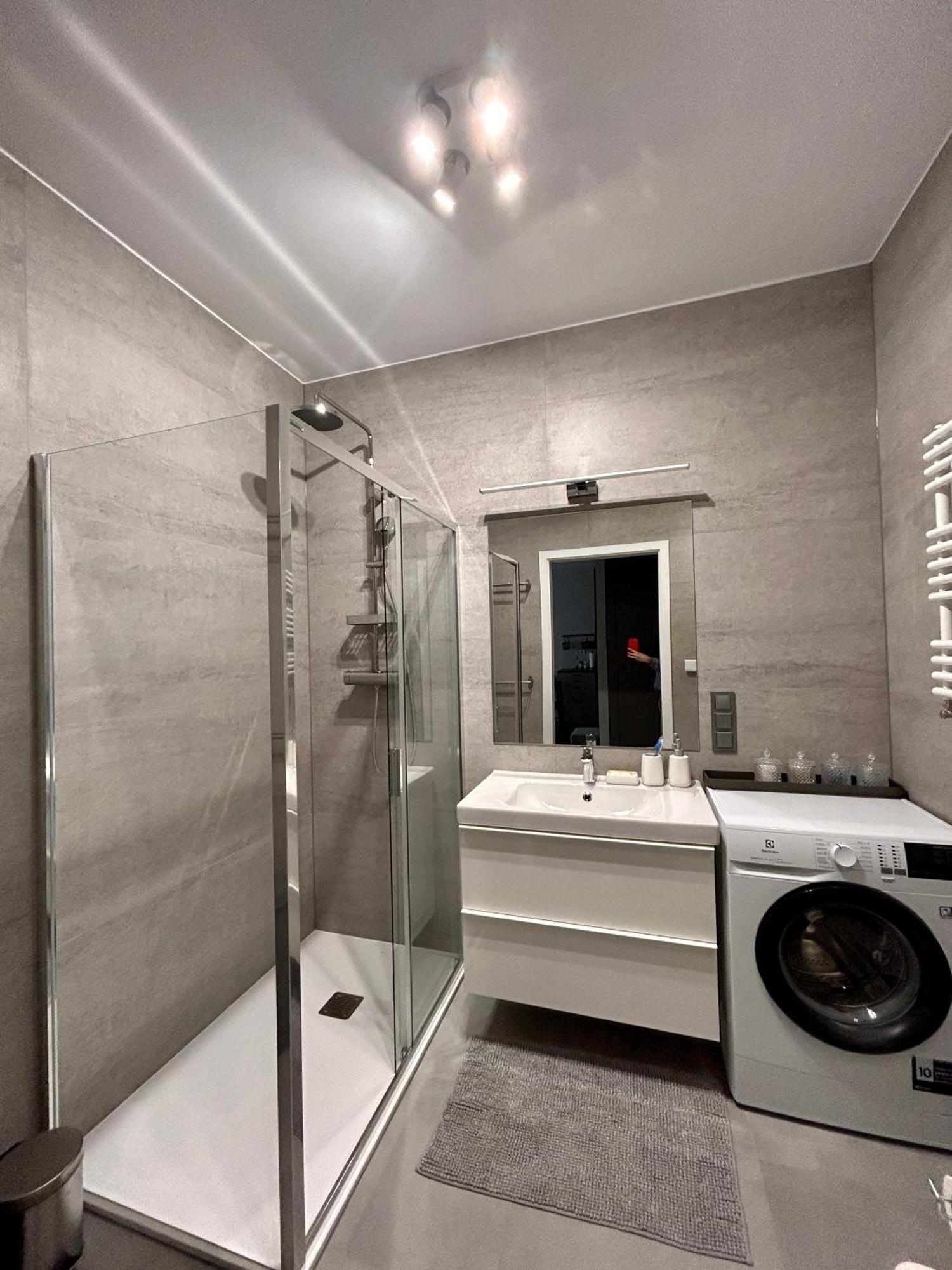 Boleslaviaapartments - Apartament Merci 4, Private Parking Free, Air Condition Болеславец Экстерьер фото