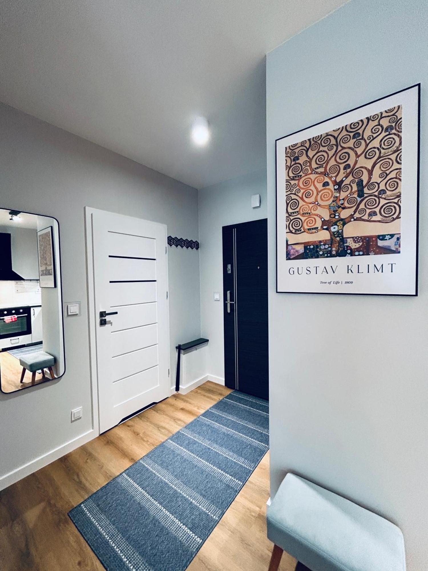 Boleslaviaapartments - Apartament Merci 4, Private Parking Free, Air Condition Болеславец Экстерьер фото